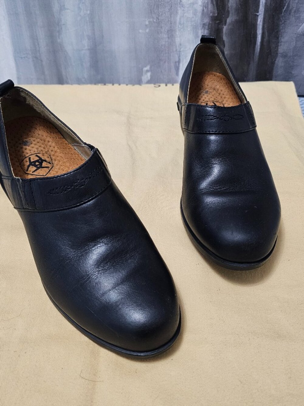 Ariat Black Leather Slip-On Clogs Mules Professional Comfort Women's Size 8 - Picture 2 of 7